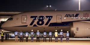 Nueva avería lleva a aerolíneas niponas a dejar en tierra sus Boeing 787