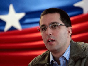 Arreaza inspeccionó centro de procesamiento de datos alternos del Banco de Venezuela