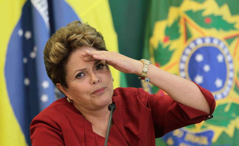 Rousseff descarta racionamiento de luz en Brasil y reduce tarifas