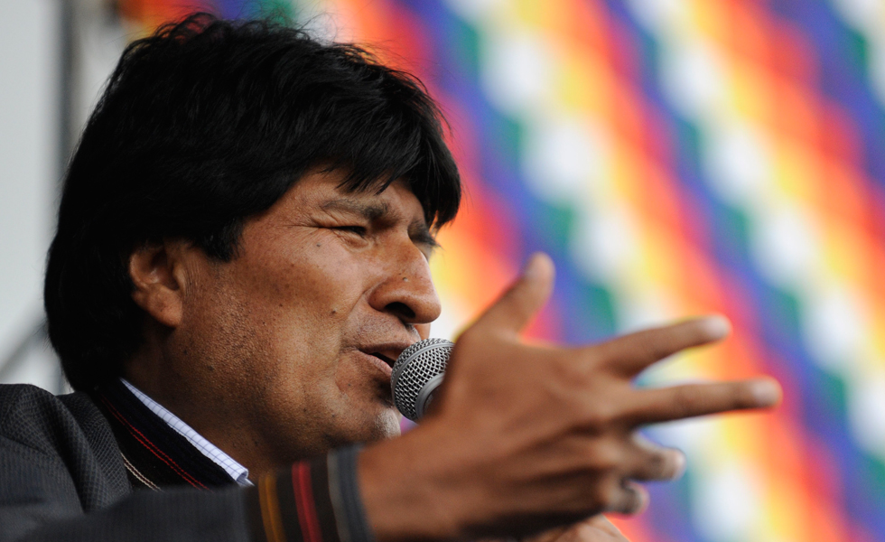Evo Morales nacionaliza servicios aeroportuarios a cargo de españoles