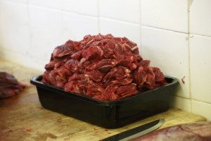 Minoristas suizos retiran carne de caballo de la venta