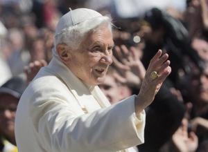 Símbolos que perderá Benedicto XVI (Fotos)