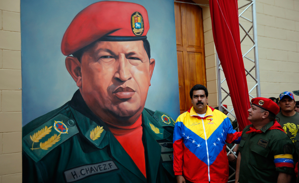 Regreso a Caracas deja a Chávez ante toma de posesión postergada en enero