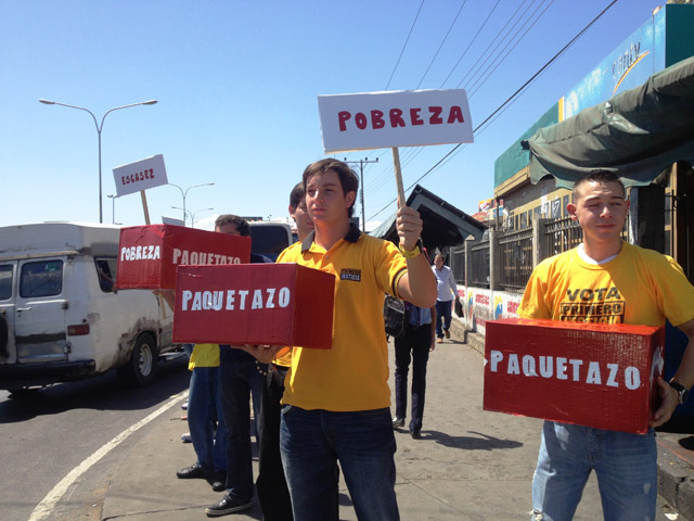 Jóvenes de PJ explicaron las consecuencias del “paquetazo rojo”