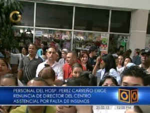 Trabajadores del Hospital Pérez Carreño exigen la destitución del director
