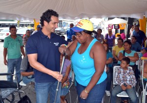 Richard Mardo entregó ayudas médicas a familias de Aragua
