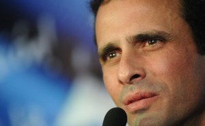Ex funcionarios de EEUU niegan acusaciones de planear atentando contra Capriles