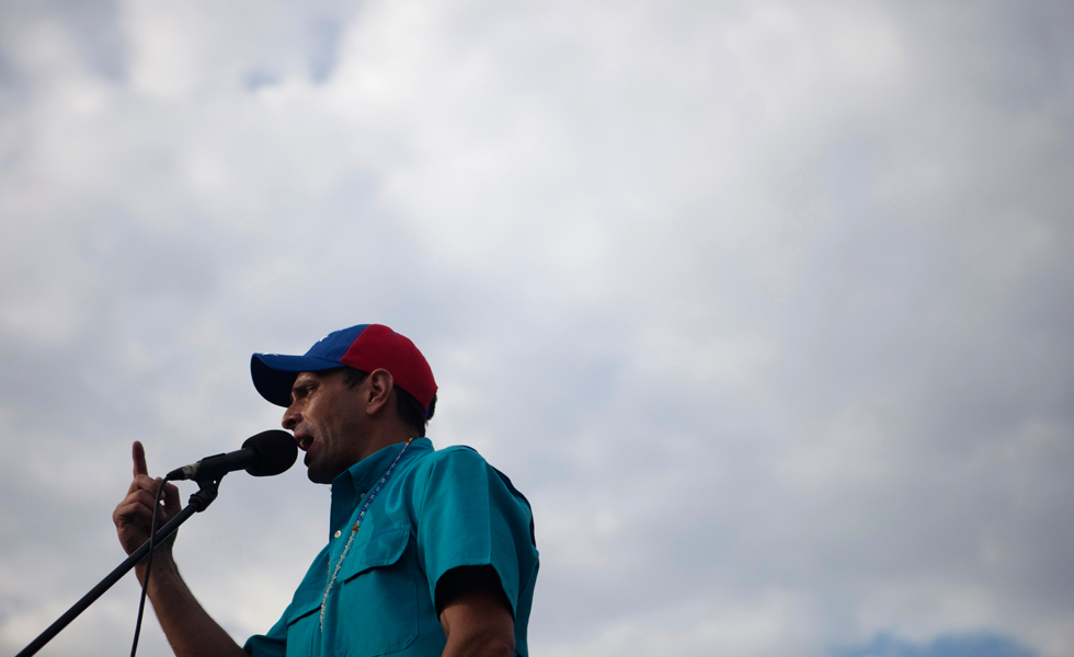 El País: Capriles se enfrenta al Goliat chavista