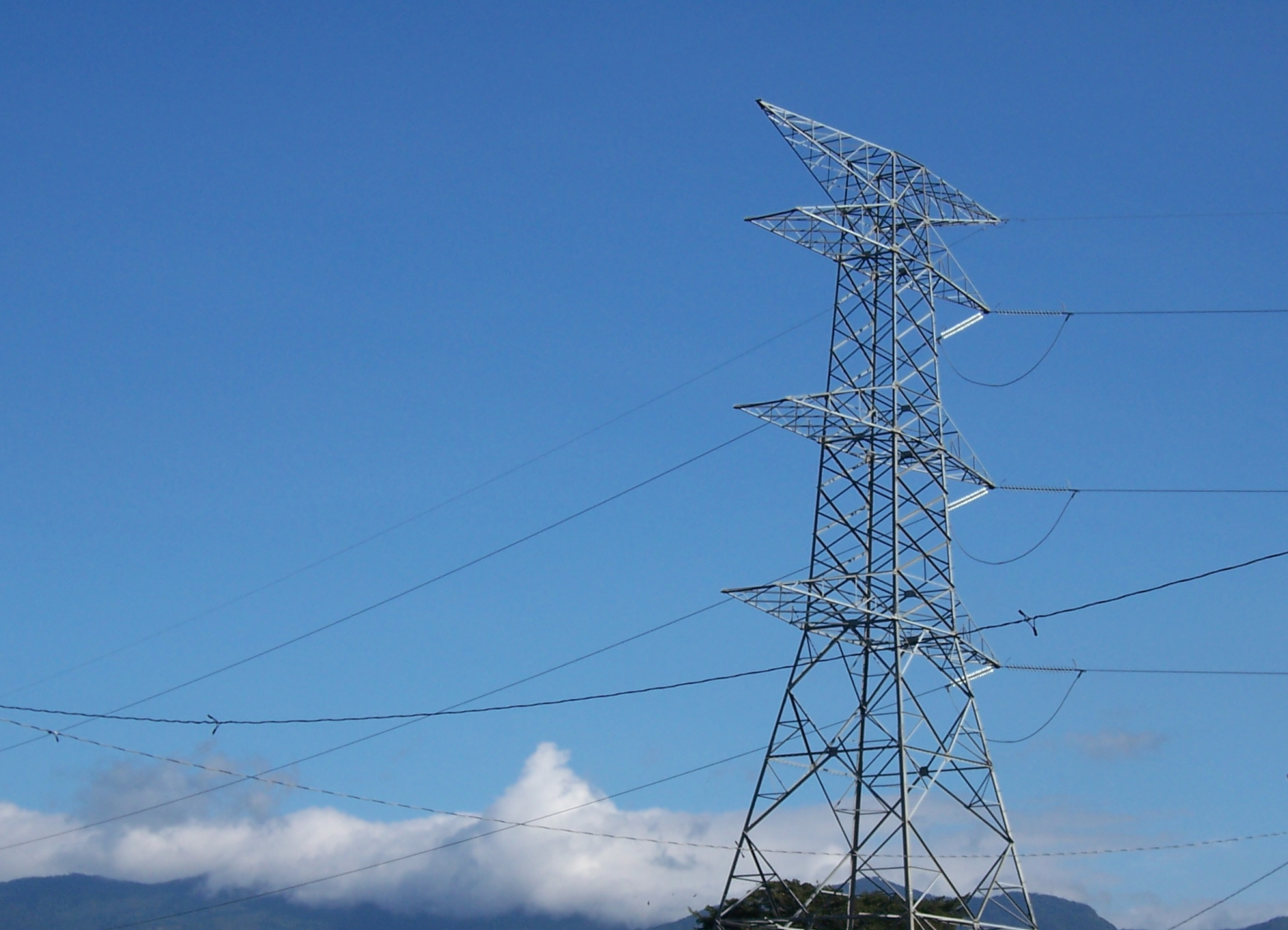 Restituyen el servicio eléctrico en Colinas de Bello Monte