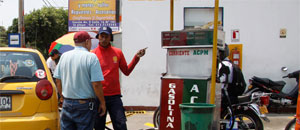 Se duplica la venta de gasolina en Colombia tras cierre de frontera
