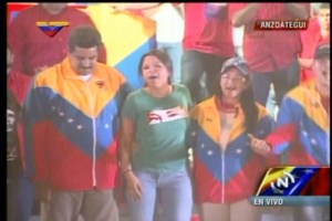 Así cantó y medio bailó la hija de Chávez con Maduro (FOTOS)