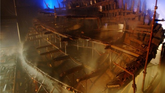 Reaparecen tesoros de barco hundido en 1545
