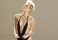 Miley revela sin revelar y la mente nos pone a volar (UFFF)