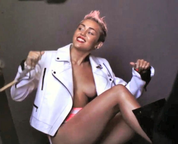 ¡Mucho gusto casi pezón de Miley!… casi