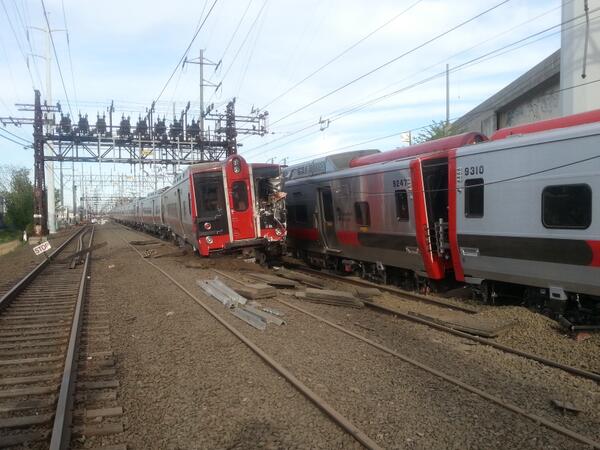 Alrededor de 20 personas heridas al descarrilarse un tren (Foto)