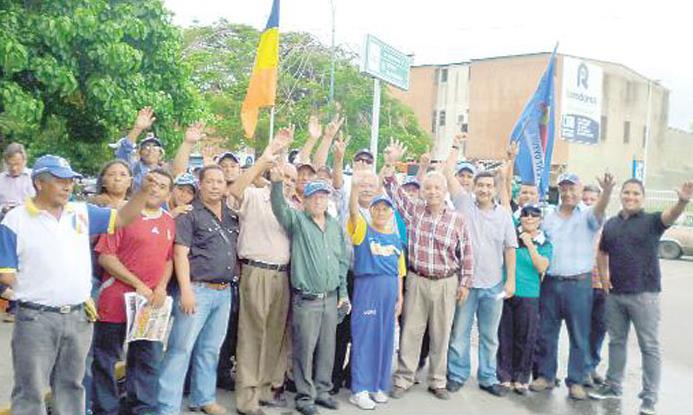 Ciudadanos en jornada de calle contra paquetazo impuesto por Maduro (Foto)