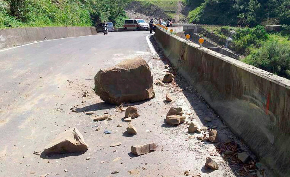 Un muerto y 16 heridos deja sismo de 6,3 grados en Taiwán (Fotos)