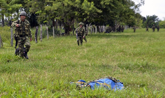 Ataque de las Farc contra un autobús en Colombia deja un fallecido