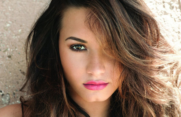 A Demi Lovato le piden matrimonio en pleno concierto