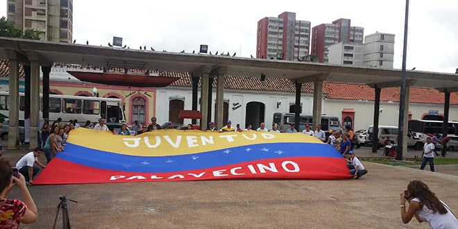 Cadena humana en Lara para pedir retiro de los cargos a 72 jóvenes imputados por situación postelectoral