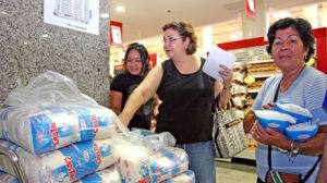 Compra de azúcar a Bolivia cubre tres semanas de consumo