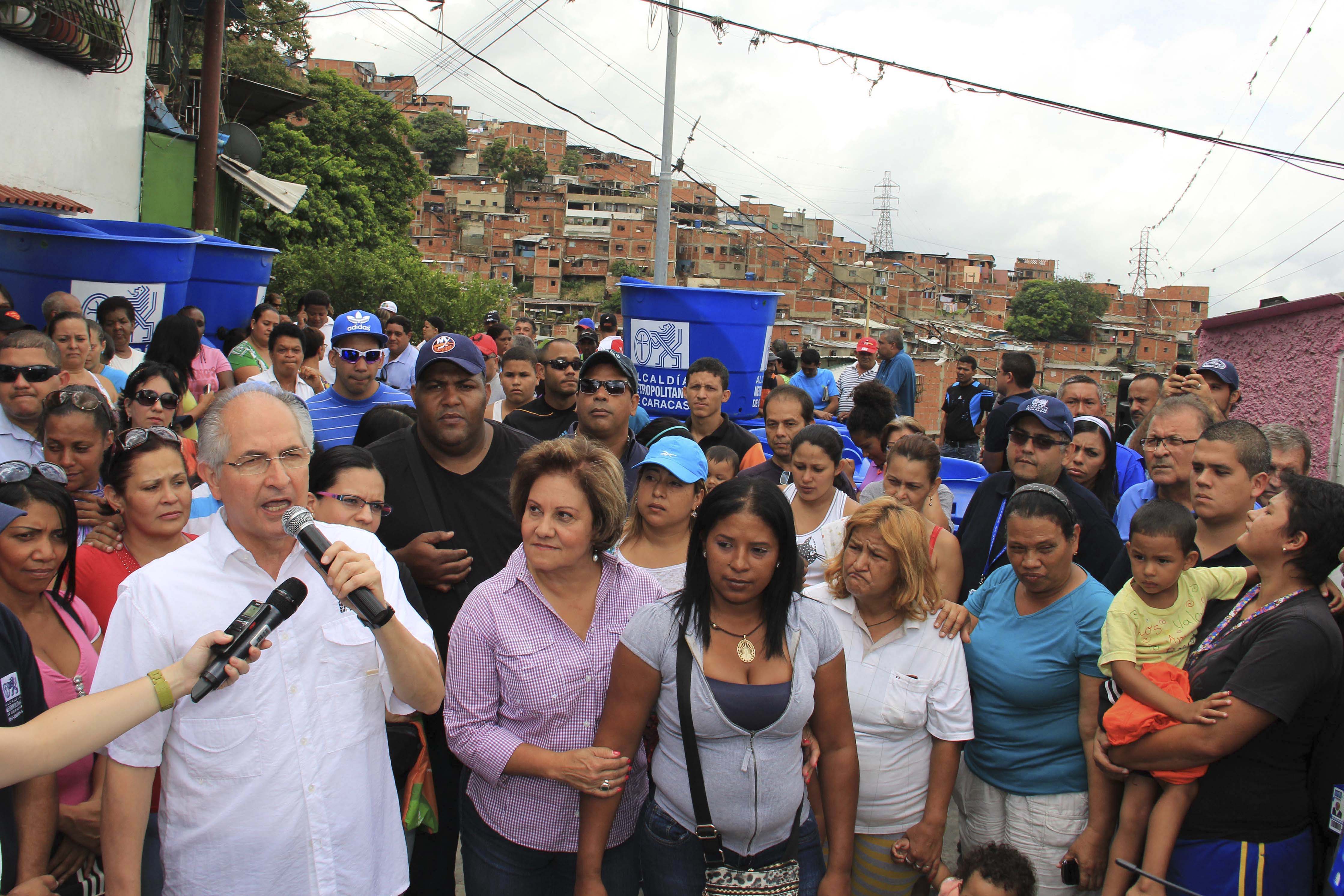 Ledezma: Maduro pendiente de cerrar los cines y la gente calándose aumento de la comida en vivo y directo