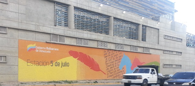 ¡Qué horror! El texto en el mural de la estación del cabletren de Petare es un “texto simulado” (fotodetalle)