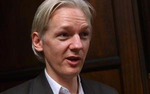 Assange condena la vigilancia masiva de los gobiernos