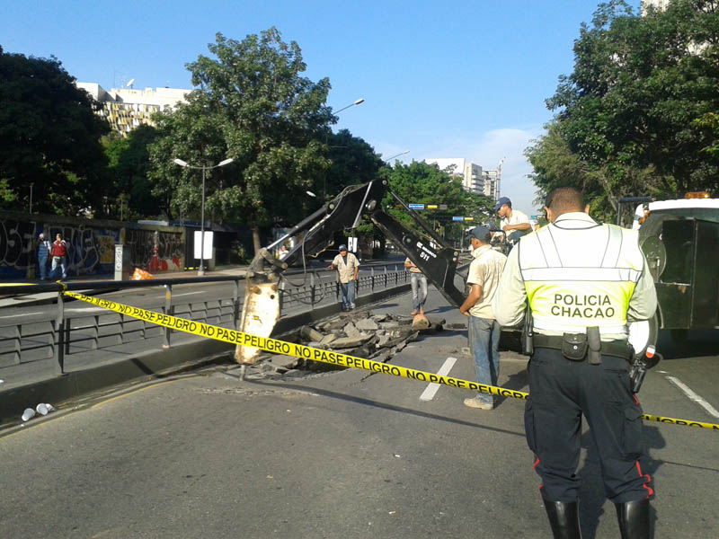 Se hundió nuevamente tramo de la avenida Francisco de Miranda