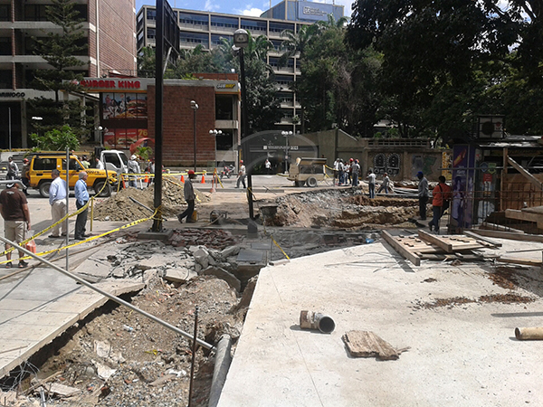 Continúan labores de reparación de la Av. Francisco de Miranda (Fotos)