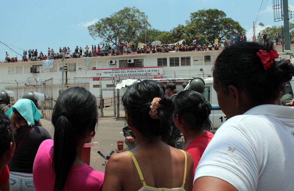 Varela se reúne con autoridades zulianas para tratar masacre en Sabaneta