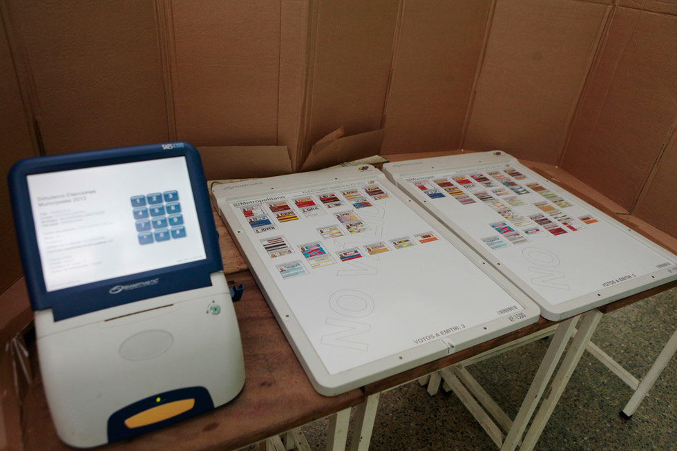CNE se desplegó para supervisar preparativos de elecciones del 8D