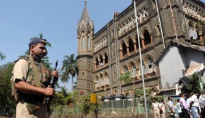 La reportera violada en Bombay se desmaya mientras testifica en un tribunal