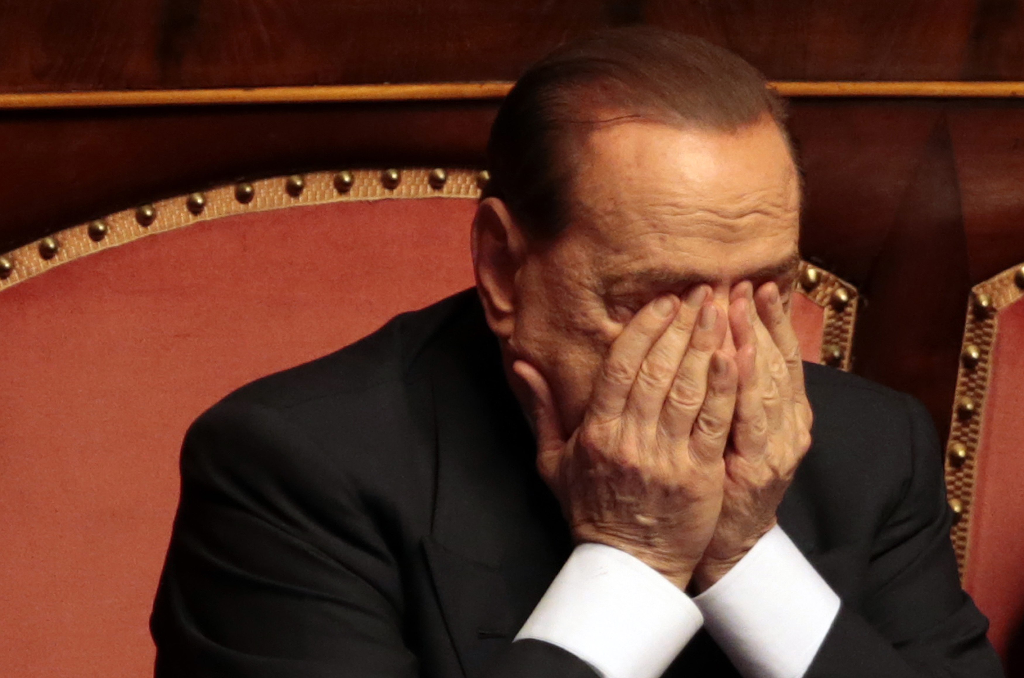 Abrirán juicio contra Berlusconi por sobornar a un senador