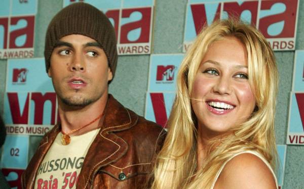 Enrique Iglesias se niega a casarse con Anna Kournikova