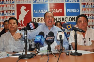Blanco a Maduro: ¿Crees que la gente puede estar feliz por la ineficiencia de tu gobierno?