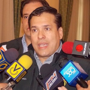 Abelardo Díaz solicitó en la AN la restitución inmediata del alcalde Ceballos