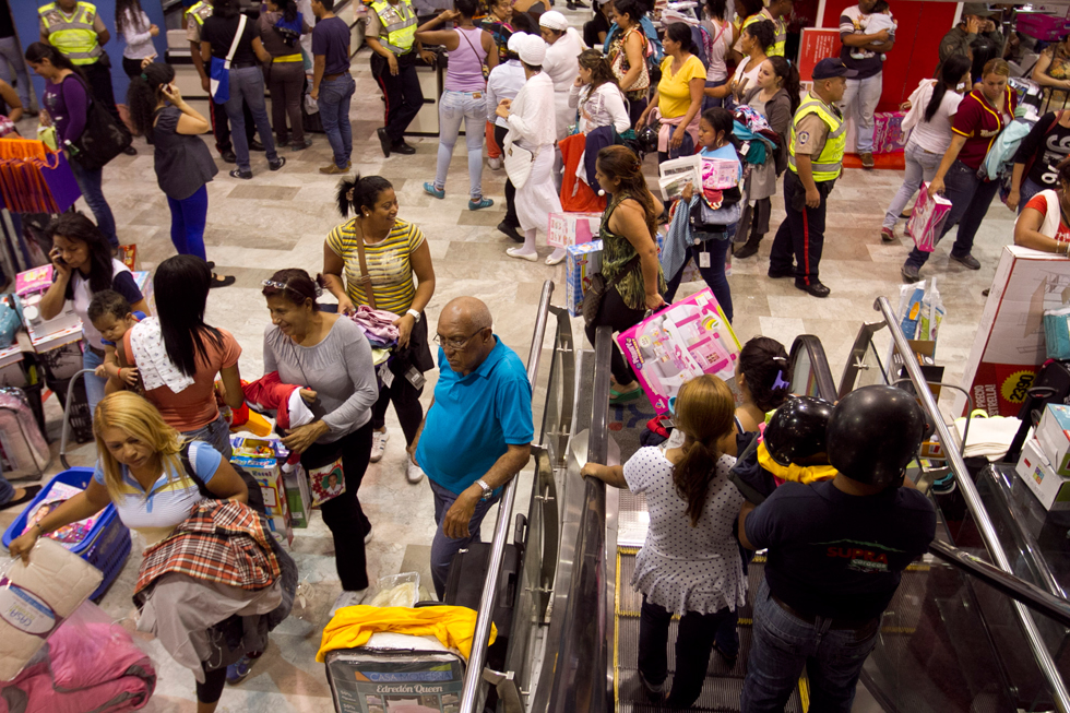 Con nuevas leyes, el Gobierno será comerciante, importador y distribuidor