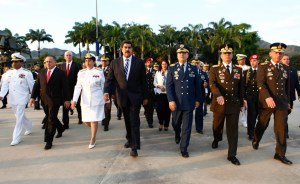 Chávez y Maduro nombraron a más de 1.600 militares en cargos de Gobierno