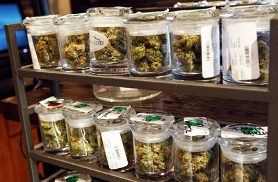 Washington y Colorado esperan ola de turistas en nuevas tiendas de marihuana