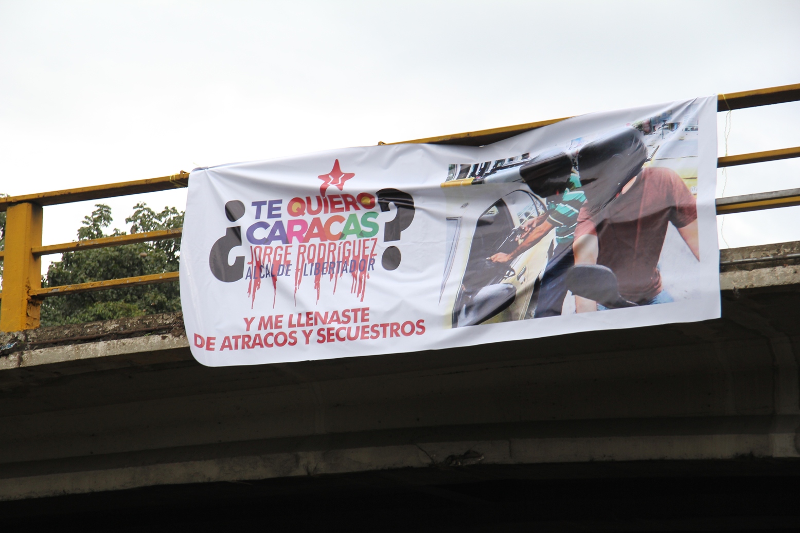Las pancartas que no son de Jorge Rodríguez pero que Jorge Rodríguez no quiere que veas (Fotos)