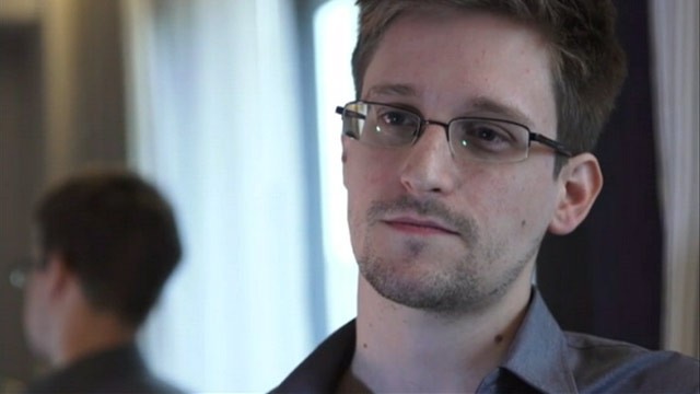 Snowden: Sigo trabajando para la NSA pero ellos son los únicos que no lo saben
