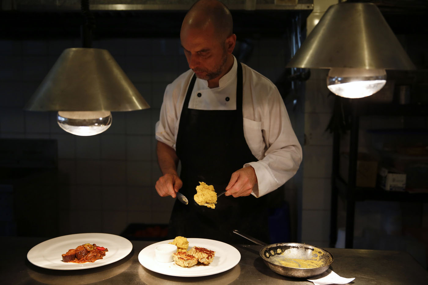 Los chefs venezolanos se tornan creativos ante la escasez