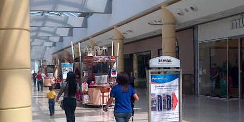Cierran 48 tiendas en centros comerciales por falta de mercancía