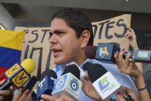 Emplazan a Arias Cárdenas a pedir liberación de Leopoldo López