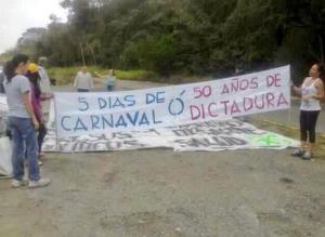 Estas son las pancartas de los vecinos de Parque Caiza (Foto)