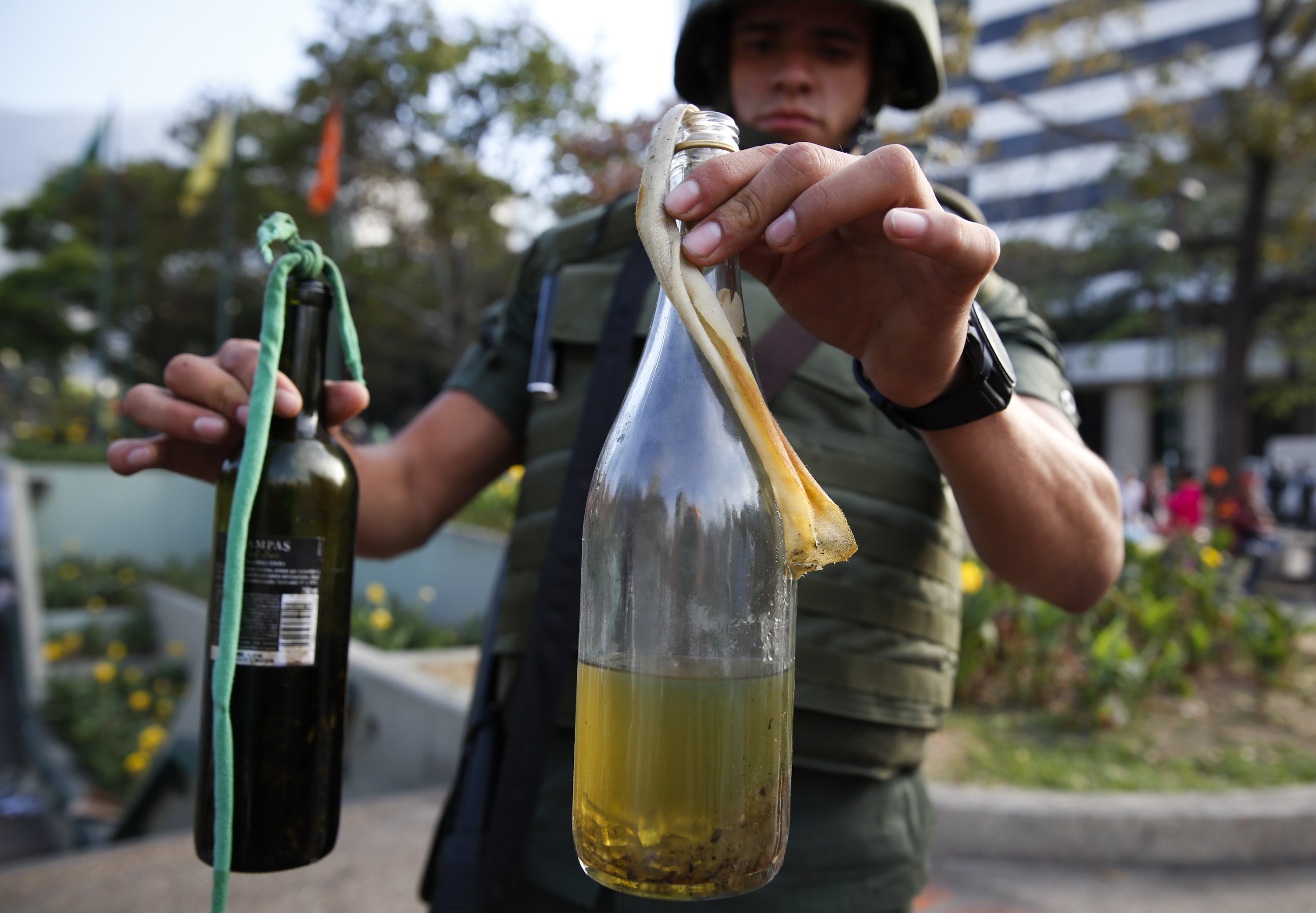 Militares decomisan “potentes” armas de manifestantes en Altamira (Fotos)