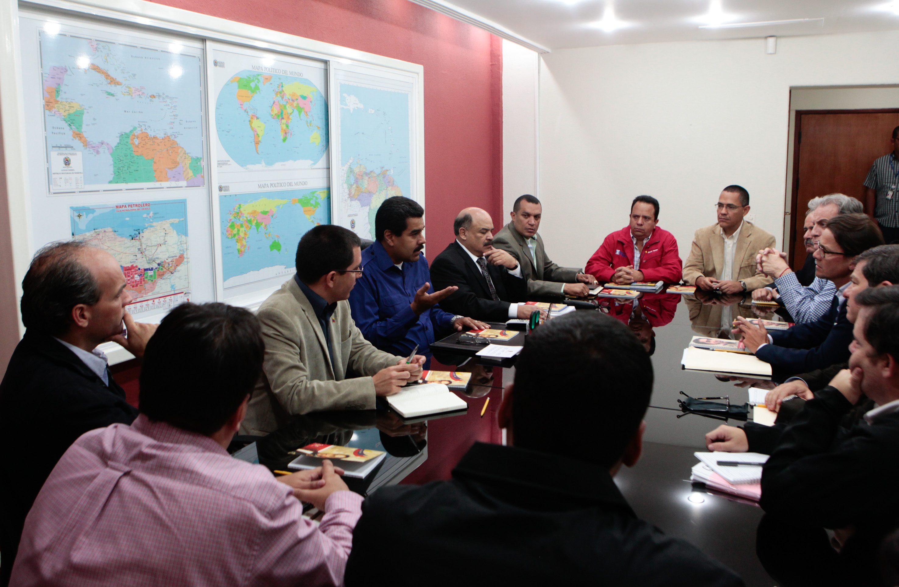 Gobierno y empresariado se reúnen nuevamente en Conferencia Económica de Paz