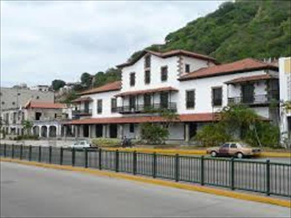 Casa Guipuzcoana deteriorada y abandonada