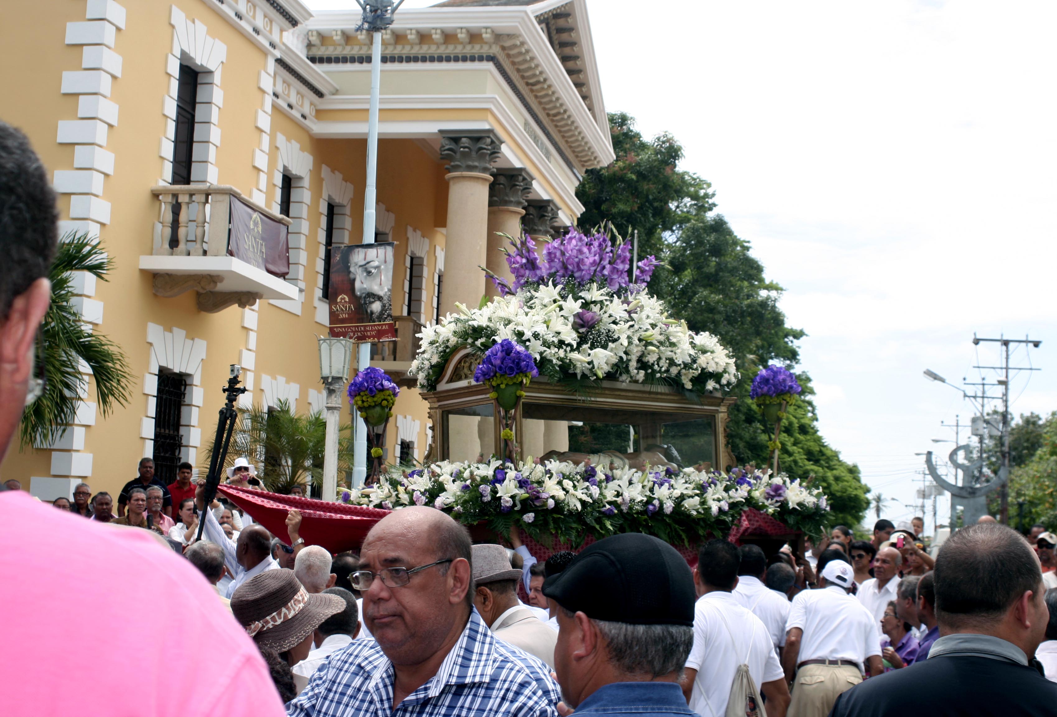 Santo Sepulcro colma La Asunción de fervor y esperanzas más allá de la muerte